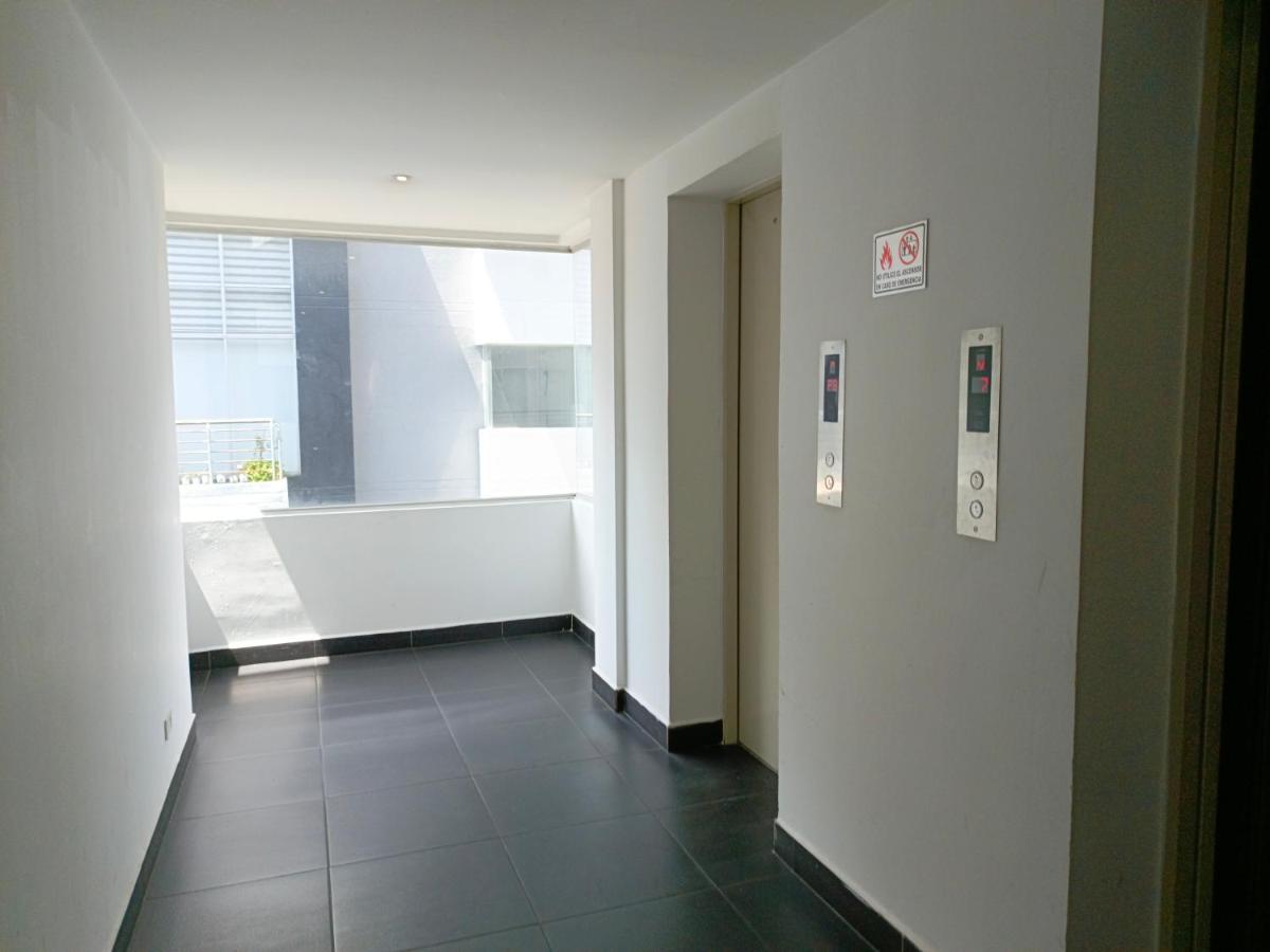 Downtown Quito - Balcony - Gym - Parking - 7Thfloor Apartment Luaran gambar