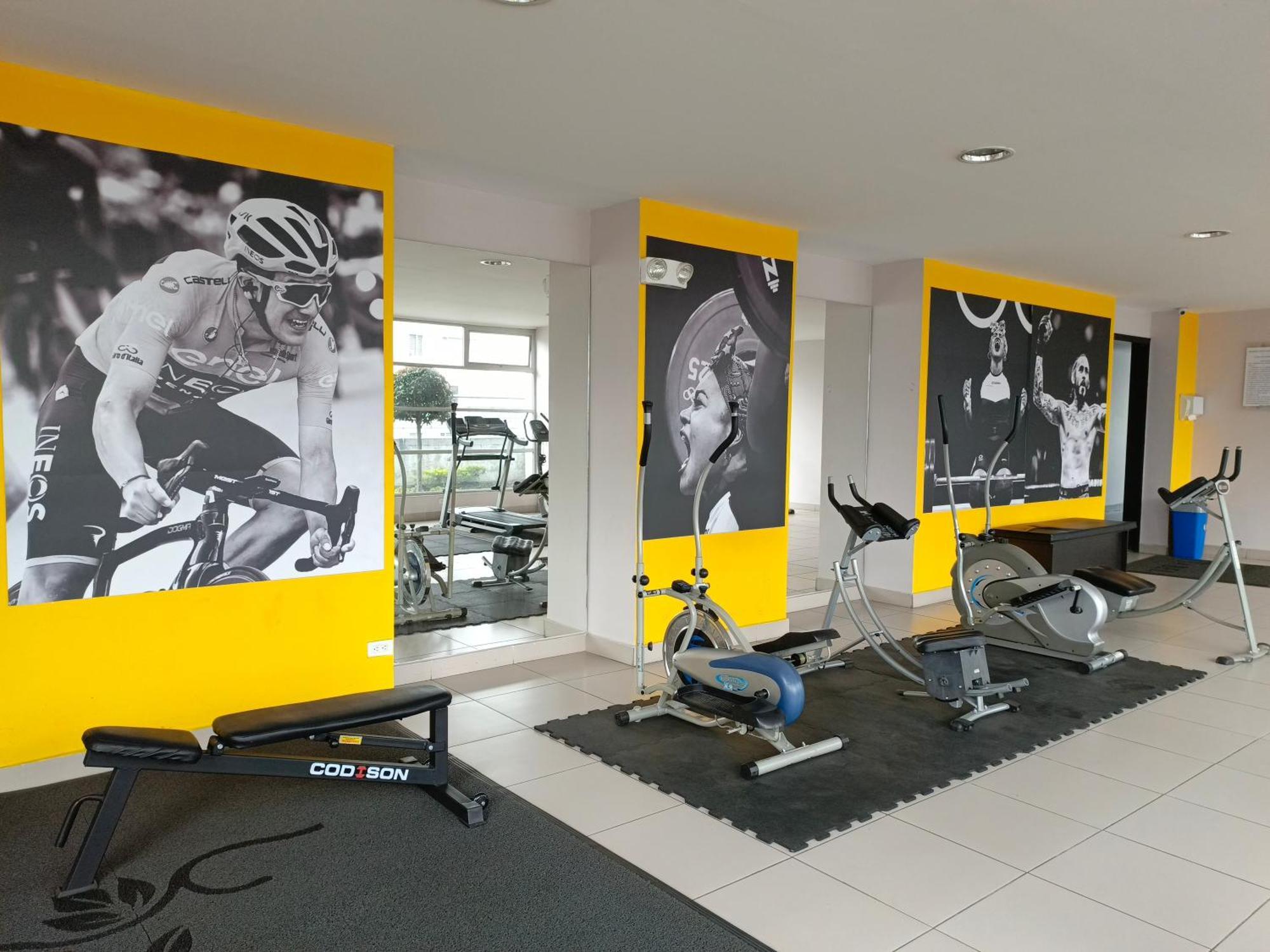 Downtown Quito - Balcony - Gym - Parking - 7Thfloor Apartment Luaran gambar