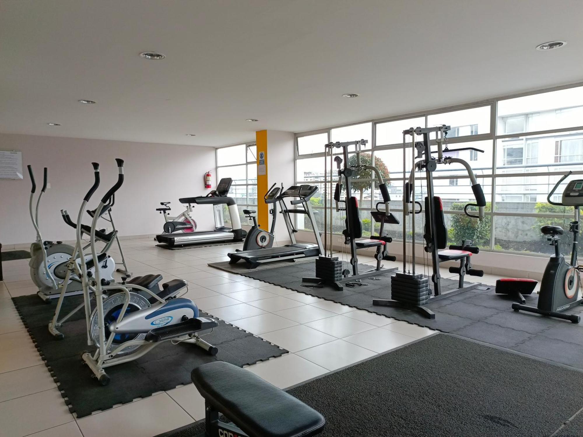 Downtown Quito - Balcony - Gym - Parking - 7Thfloor Apartment Luaran gambar
