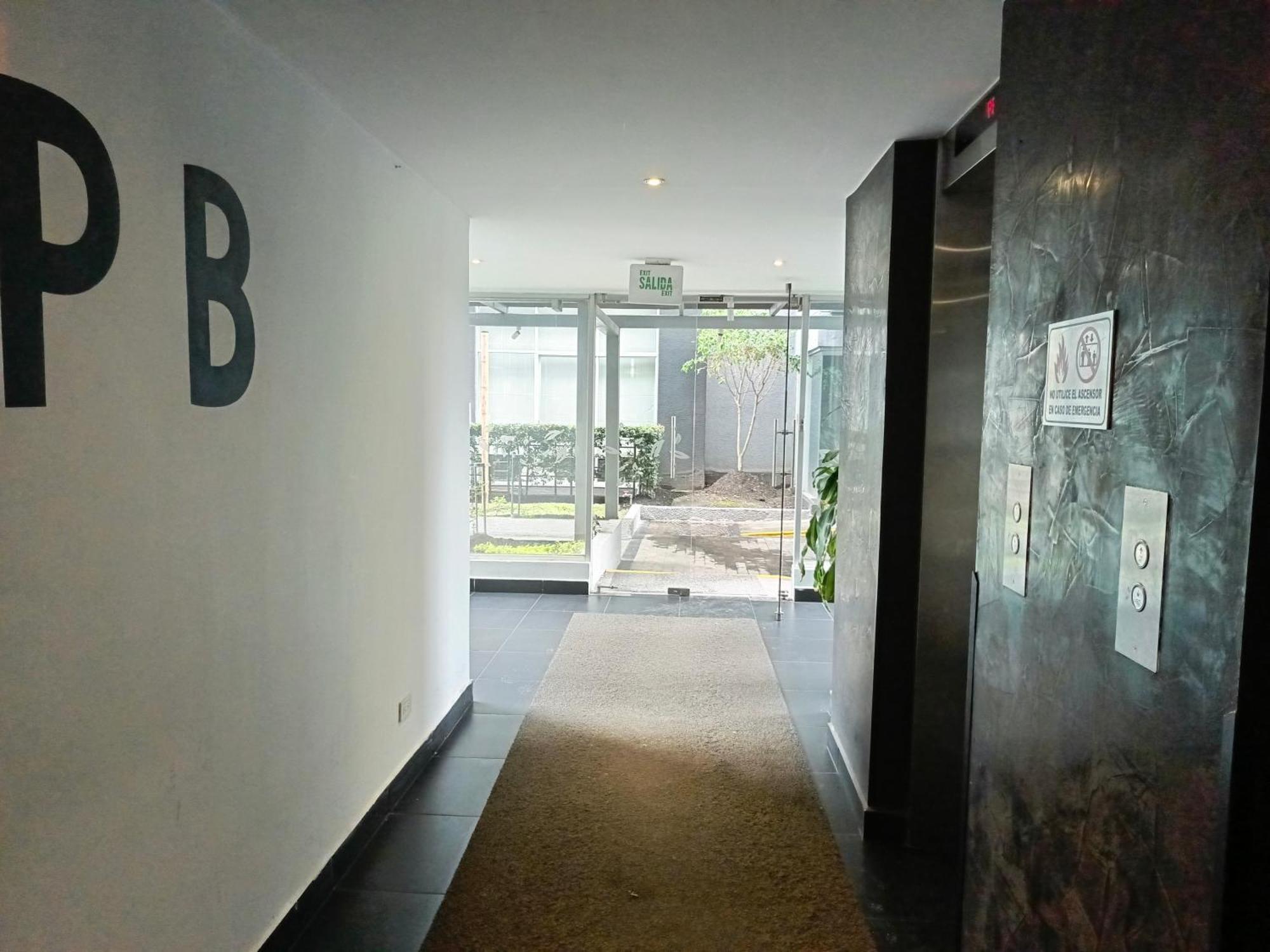 Downtown Quito - Balcony - Gym - Parking - 7Thfloor Apartment Luaran gambar
