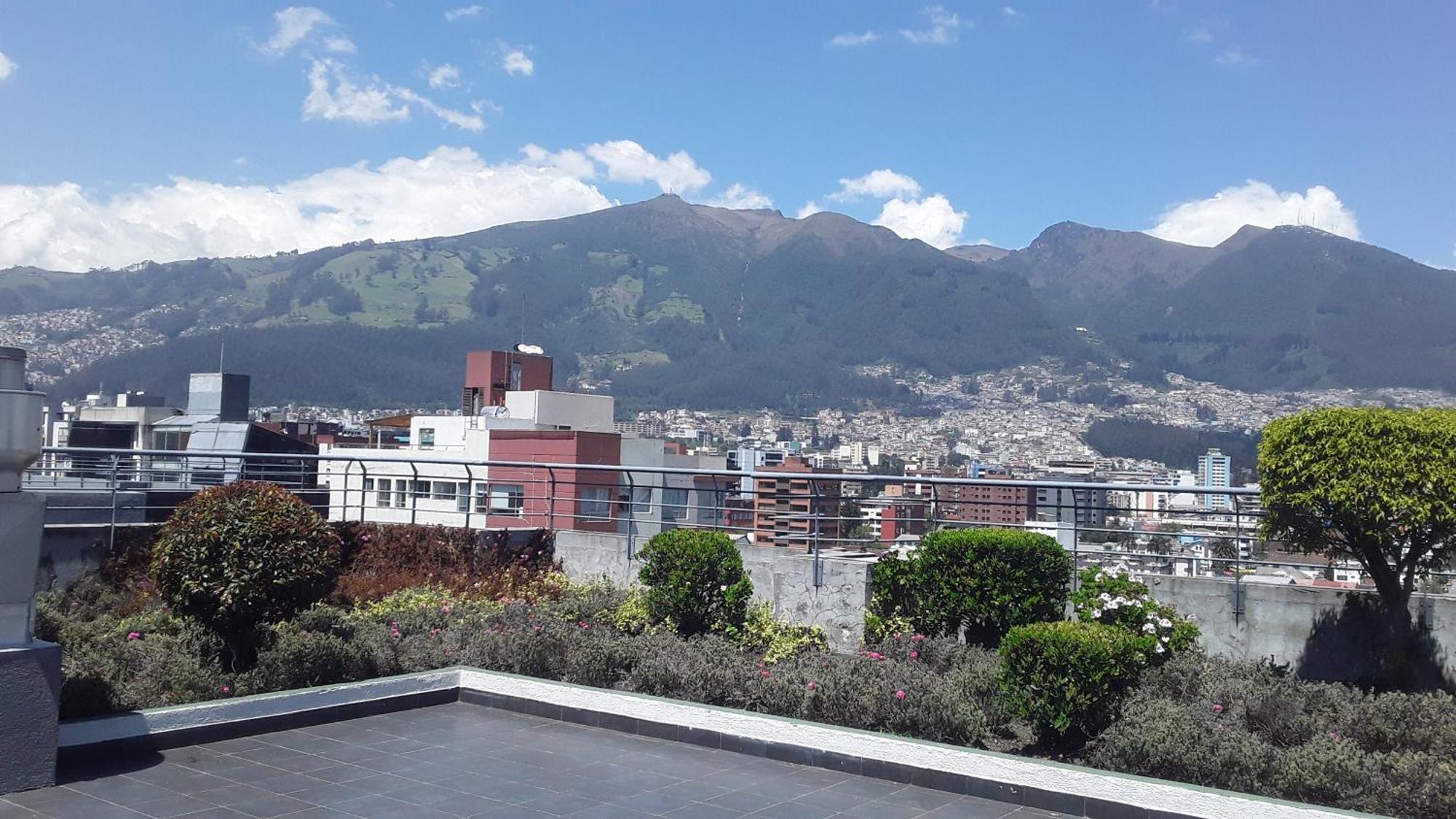 Downtown Quito - Balcony - Gym - Parking - 7Thfloor Apartment Luaran gambar