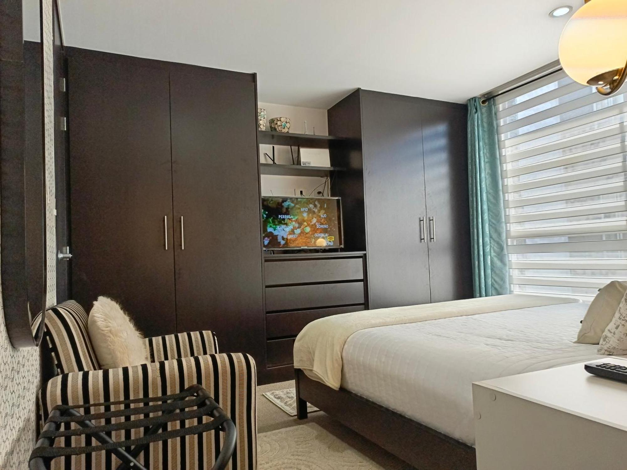 Downtown Quito - Balcony - Gym - Parking - 7Thfloor Apartment Luaran gambar